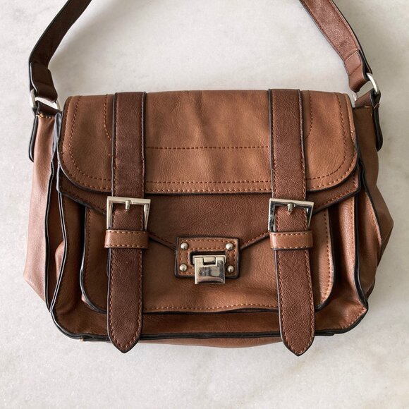 Le Chateau tan brown satchel crossbody bag / purse with buckles, messenger style - Picture 2 of 11